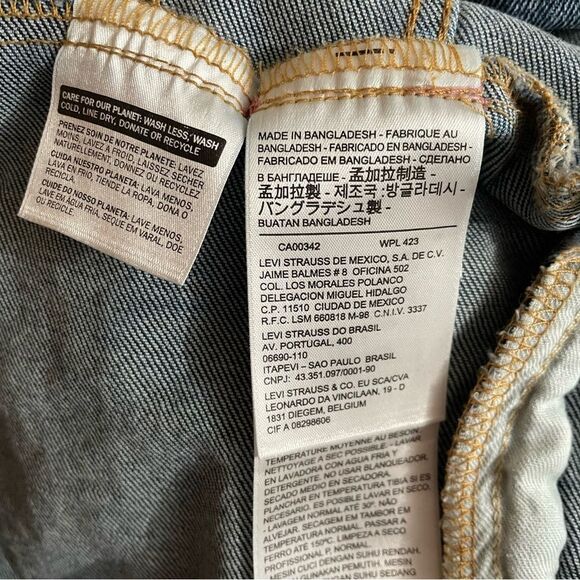 Levi's Medium Wash Soft Structured Denim Jacket - Picture 4 of 7